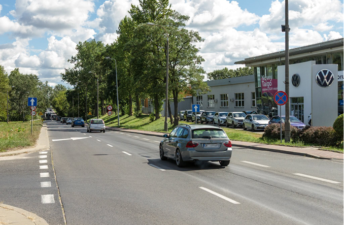 Sześć firm chce rozbudować wylotówkę z Płocka na Warszawę