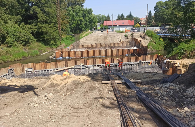 Postępuje budowa mostu nad Kłodnicą w Gliwicach
