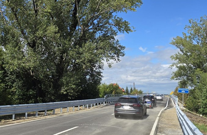 Dolnośląskie. Kierowcy wjechali na most miesiąc przez terminem