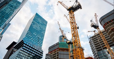 Globalne budownictwo stabilizuje przychody, ale odczuwa presję na rentowność