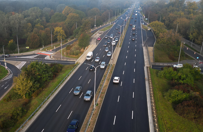 Wisłostrada w stronę Łomianek z nową nawierzchnią. To jednak nie koniec