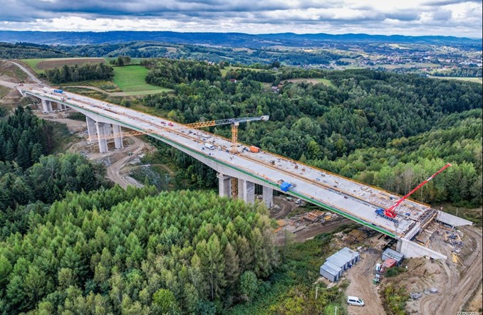 S19. Ustrój nośny blisko półkilometrowa estakady zabetonowany 