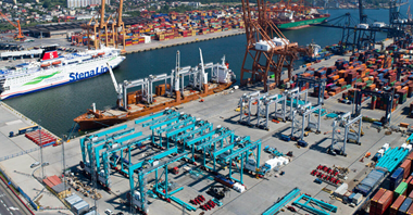 Port Gdynia szybko rośnie. Kluczowe przeładunki zbóż i paliw