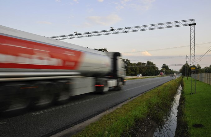 System viaTOLL wspomoże organy ścigania. Warunkiem rozbudowa sieci płatnych dróg