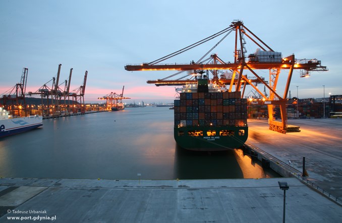 Kontenery uciekają z Gdyni