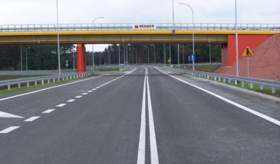 Adamczyk podsumowuje 2 lata: Sektor transportu najlepiej wykorzystuje fundusze unijne Adamczyk podsumowuje 2 lata: Sektor transportu najlepiej wykorzystuje fundusze unijne