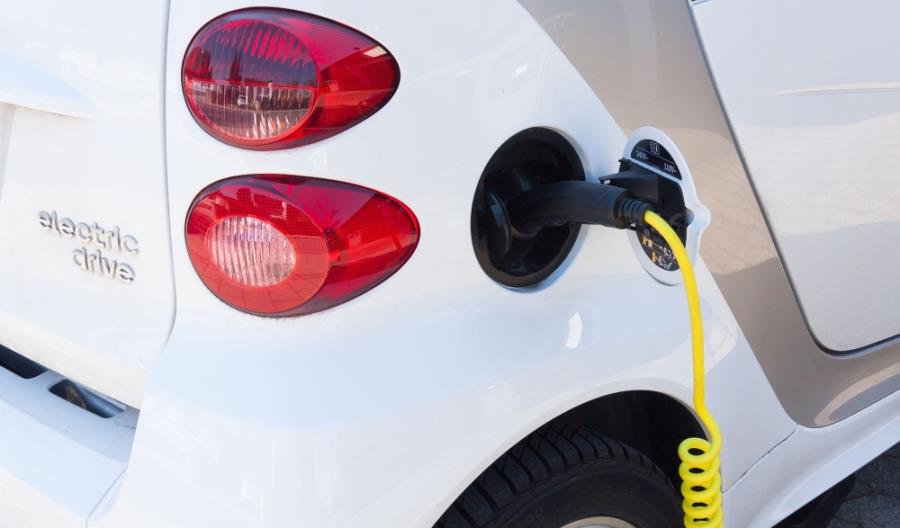 Jak spółki energetyczne chcą zarabiać na stacjach ładowania Jak spółki energetyczne chcą zarabiać na stacjach ładowania