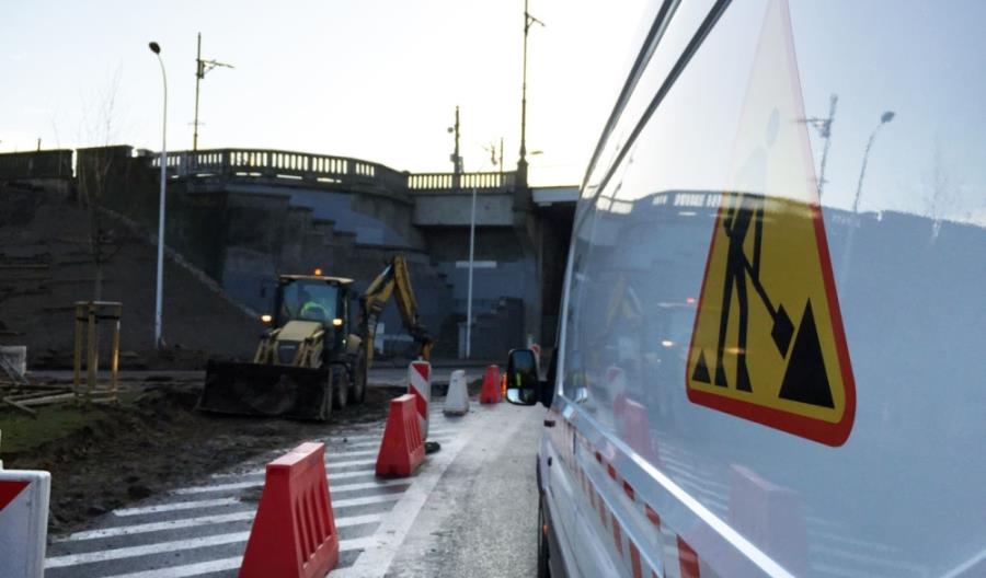 Warszawa. Ryzyko zapadnięcia nawierzchni. Zamknięcie na Wisłostradzie Warszawa. Ryzyko zapadnięcia nawierzchni. Zamknięcie na Wisłostradzie