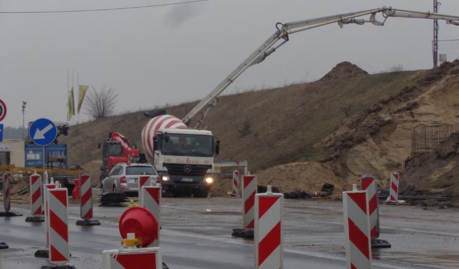 Budowlanka cierpi i… pomaga. Budimex: wesprzemy finansowo walkę z COVID-19 Budowlanka cierpi i… pomaga. Budimex: wesprzemy finansowo walkę z COVID-19