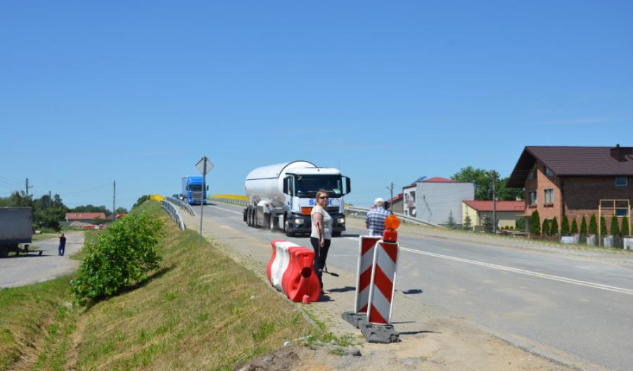Nowy wiadukt nad budowaną A1 otwarty. Łatwiej przejedziemy też autostradą Nowy wiadukt nad budowaną A1 otwarty. Łatwiej przejedziemy też autostradą