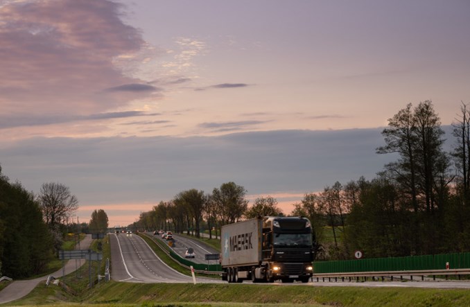 Ruch ciężarówek na drogach GDDKiA wyższy niż przed rokiem  