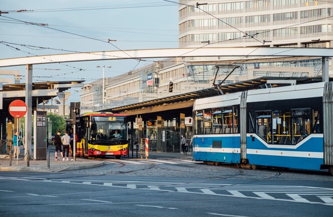 Sąd: Kierowcy i motorniczowie bezzasadnie karani ws. limitu pasażerów