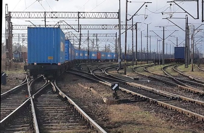 Opóźnione pociągi z Chin wpadły w prace torowe w Małaszewiczach