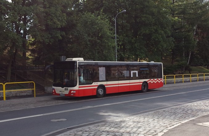 Jelenia Góra znów próbuje kupić dwa autobusy hybrydowe