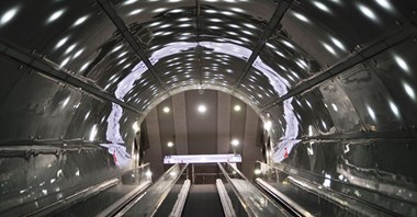 Metro: Stacja Świętokrzyska multimedialna, bezpieczna i oszczędna