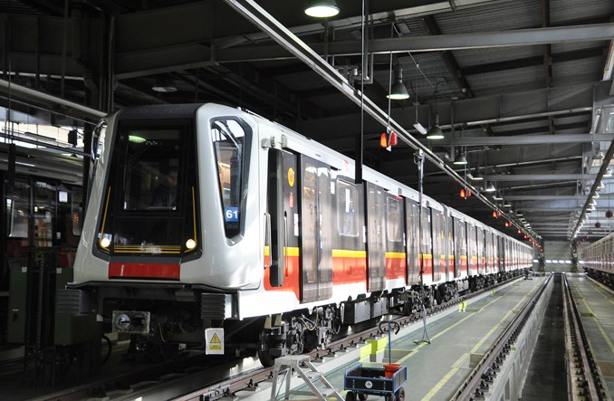Trzy odwołania w przetargu na 45 pociągów metra. Nie dla polskich firm?