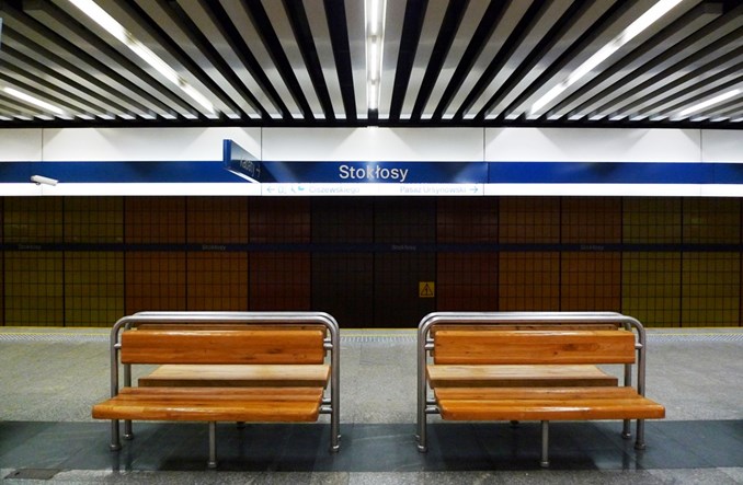 Plus z pełnym zasięgiem w metrze. Teraz już wszyscy