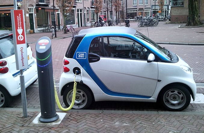 Kraków. Car-sharing pod Wawelem. Miasto rusza z dialogiem