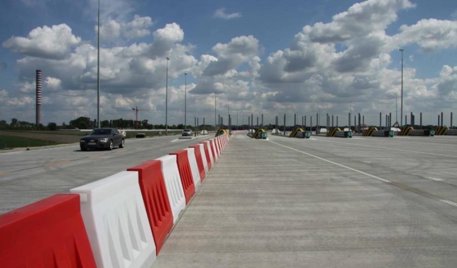 Nieczynne bramki na autostradzie A2 na razie nie znikną Nieczynne bramki na autostradzie A2 na razie nie znikną