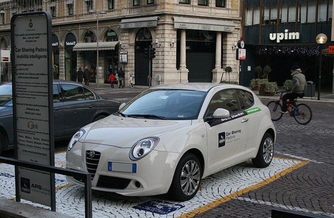 Warszawa. Szczegóły car–sharingu. Gdzie, za ile, co z ubezpieczeniem?