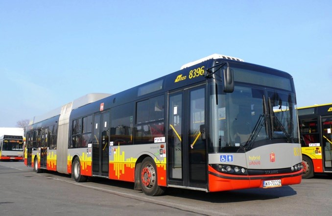 Dlaczego Warszawa chce autobusy na prąd i gaz, a nie hybrydy