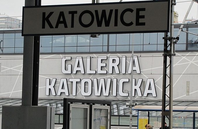 Dworce bez zakazu handlu w niedzielę? Kanapka prawem pasażera?