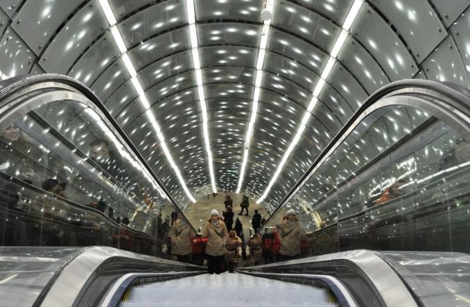 Ponad 118 tys. pasażerów na II linii metra. Schody z awariami