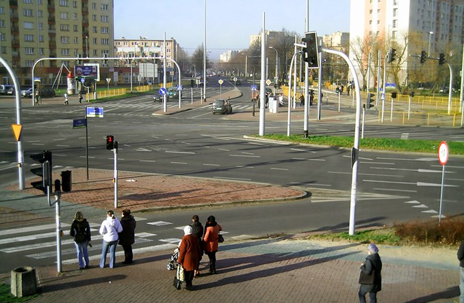 Warszawa. ZDM postuluje, by prawo jazdy tracić za omijanie przed pasami