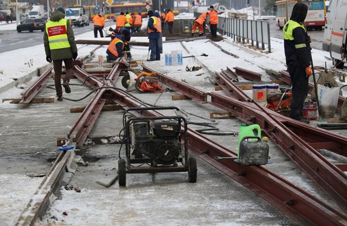 Warszawa: Pierwszy tramwajowy rozjazd z krzyżownicą głębokorowkową