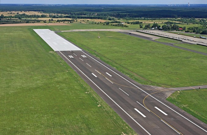 Łask: Strabag wyremontuje drogę startową za 53 mln zł