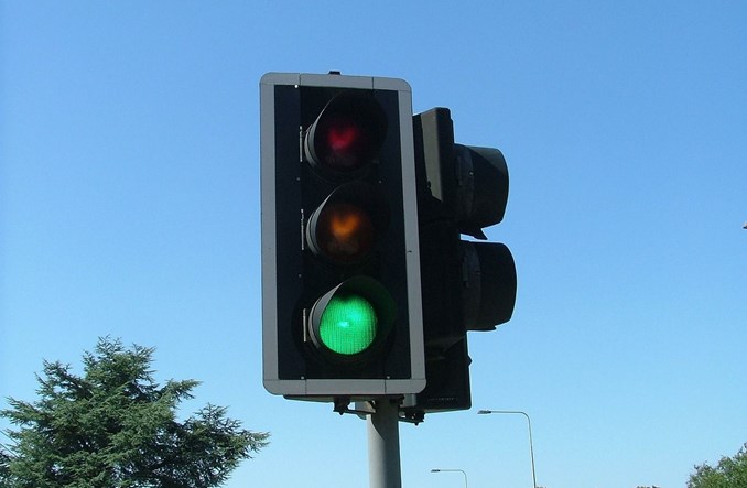 Sekundniki na sygnalizatorach to niebezpieczny drogowy gadżet