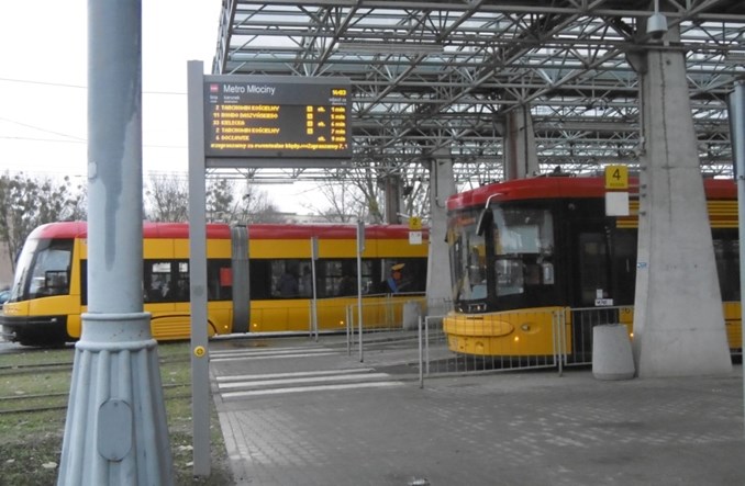 Warszawa. Uczniowie jeżdżą za darmo. ZTM i tak zarabia