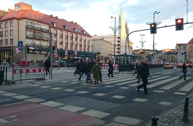 Wrocław. Nowe Przejście Świdnickie gotowe. Piesi się cieszą, kierowcy nie