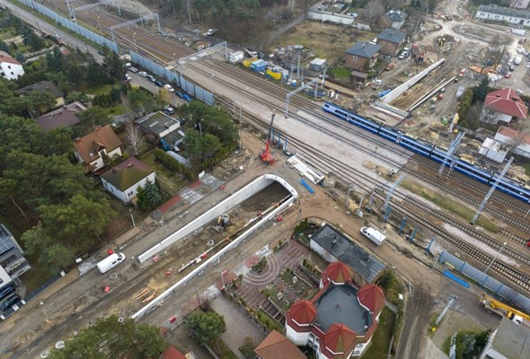 Powstają kolejne bezkolizyjne skrzyżowania dróg i kolei na Mazowszu