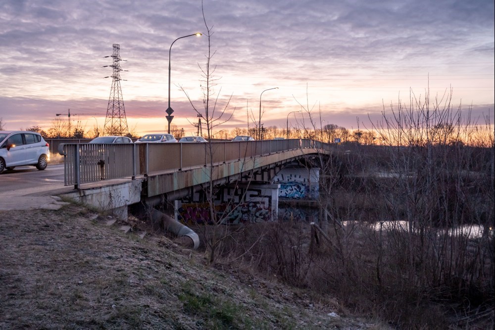 Warszawa. 14 chętnych wybudować most nad Kanałem Żerańskim