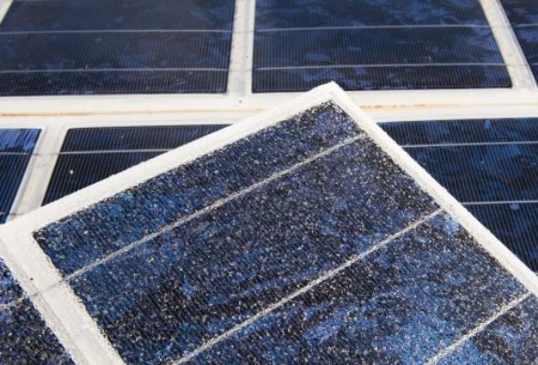 Francuzi chcą pokryć drogi ogniwami słonecznymi