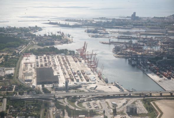 Port Gdynia z niewielkim spadkiem w I kwartale 2016 roku