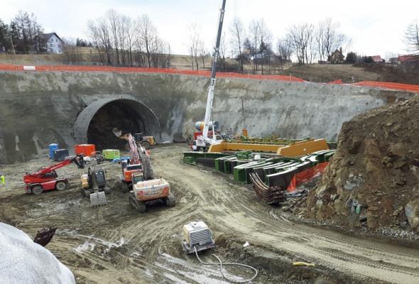 Tunel na Zakopiance budowany dokładniej niż po austriacku 