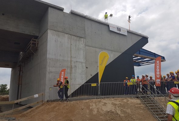 S7 na Pomorzu: Konstrukcja mostu przez Nogat gotowa 
