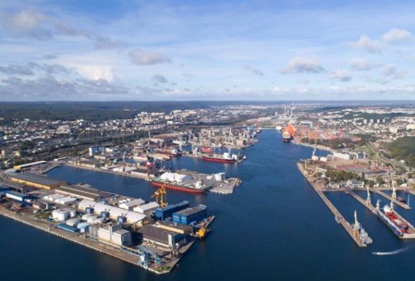 Przeładunki w Porcie Gdynia wyższe niż przed rokiem o 8,8% 
