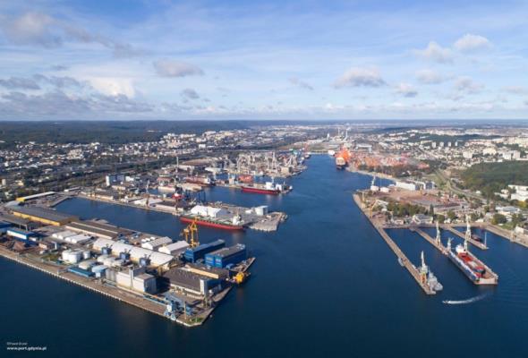 Port Gdynia z zatwierdzonym dofinansowaniem rozbudowy kolejowego dostępu