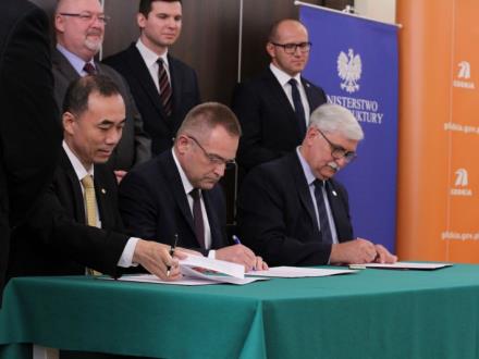 Żuchowski: Na rynku jest miejsce także dla chińskich wykonawców