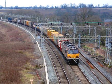 Tarczyński: Intermodal to ręka, którą opatrzność wyciągnęła do kolei