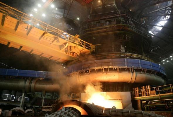 Największy producent stali wygasza wielki piec. Na rynku nadpodaż stali 