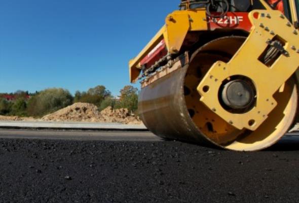 Czy obniżka cen asfaltu przełoży się na ceny budowy dróg?