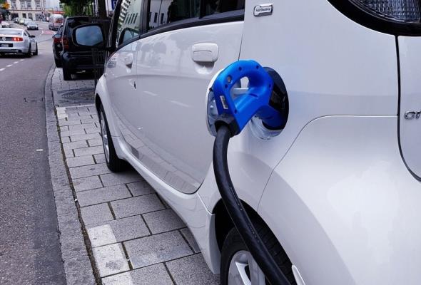 Samochody elektryczne zdominują polskie drogi za kilkanaście lat 