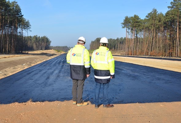 Na „chińskim” odcinku S14 jest pierwszy asfalt  