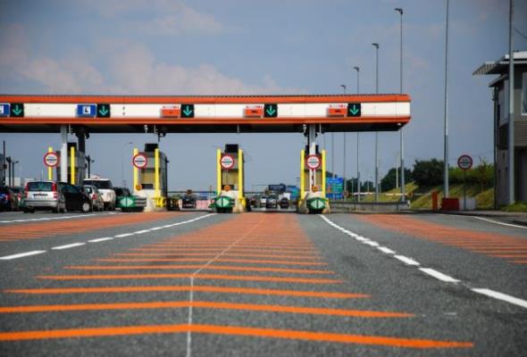 Pośpiech przy wdrażaniu e-Toll nie ma uzasadnienia, ale przesunięcie terminu nie dziwi 