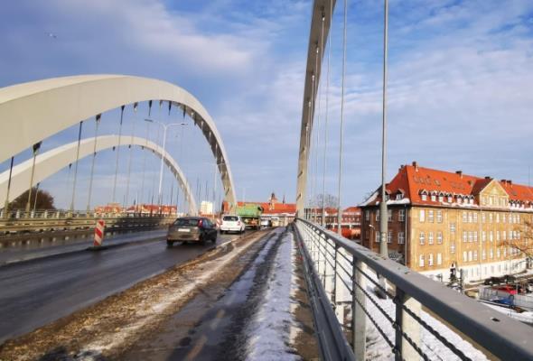 Gdańsk. Próby obciążeniowe na wiadukcie Biskupia Górka