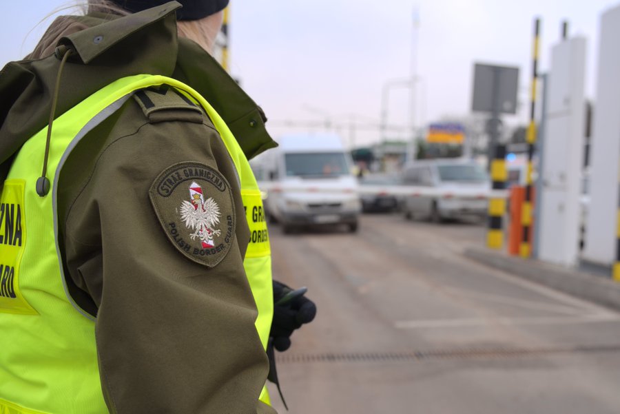Ponad 1,9 mln osób wjechało z Ukrainy do Polski. Czym przyjeżdżają? 